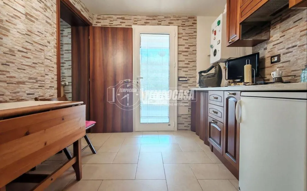 Cuisine - Luxury Villa with Private Garden in Carraro Procino