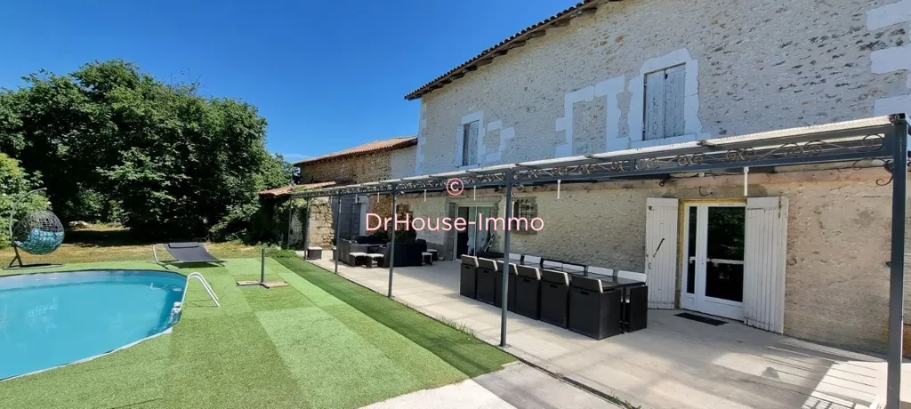 Piscine - Maison en Pierre avec Piscine à Saint-Astier