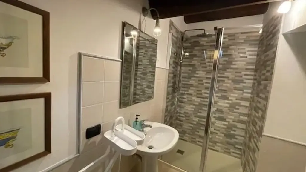 Salles de bain - Rustic House with Pool in Capannori