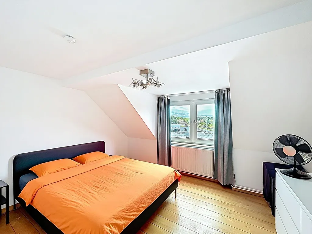 Chambres - Appartement Rénové avec Cuisine Équipée à Sint-Stevens-Woluwe