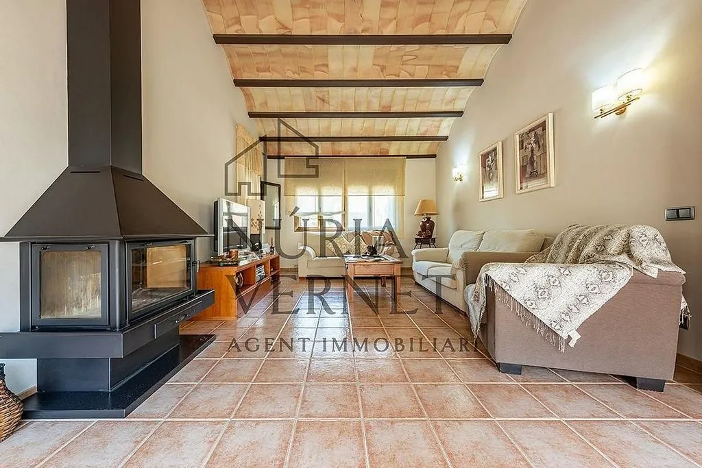 Elutuba - Chalet with Pool and Terrace in Botarell