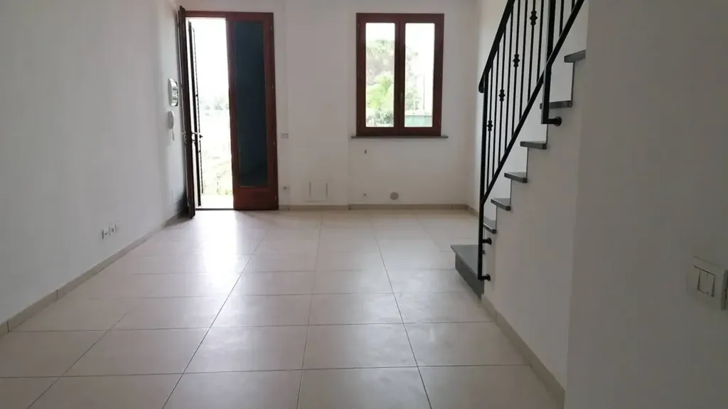 Hallway - Newly Constructed Apartment with Garden in Castelfiorentino
