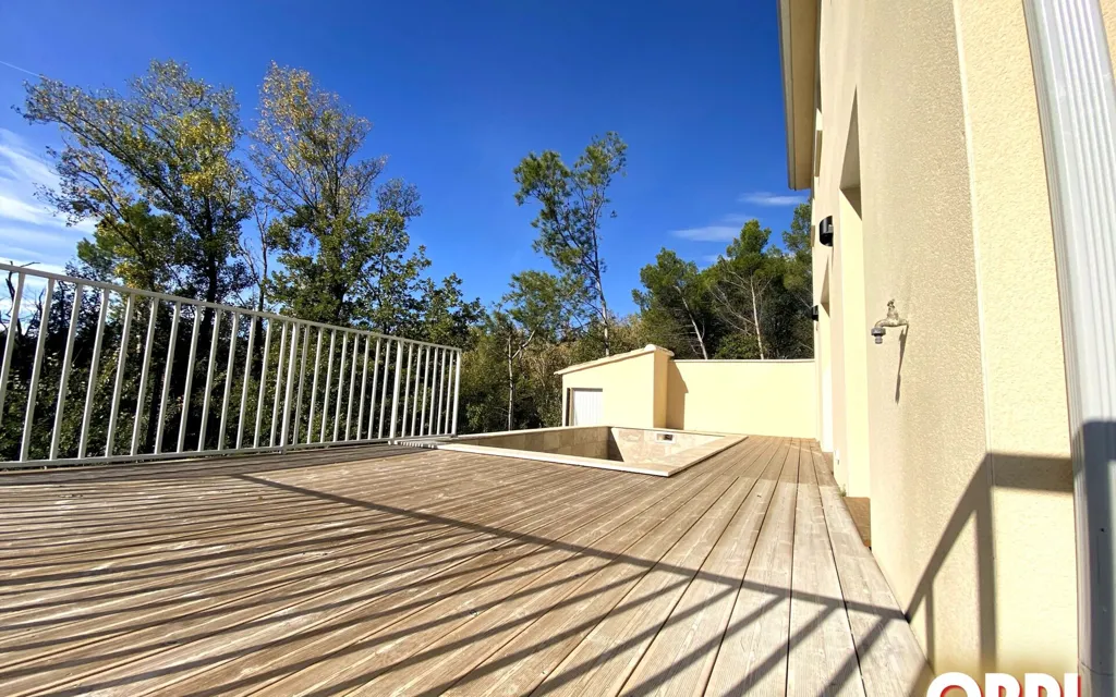 Rõdu - Modern Villa with Pool in Loriol-du-Comtat