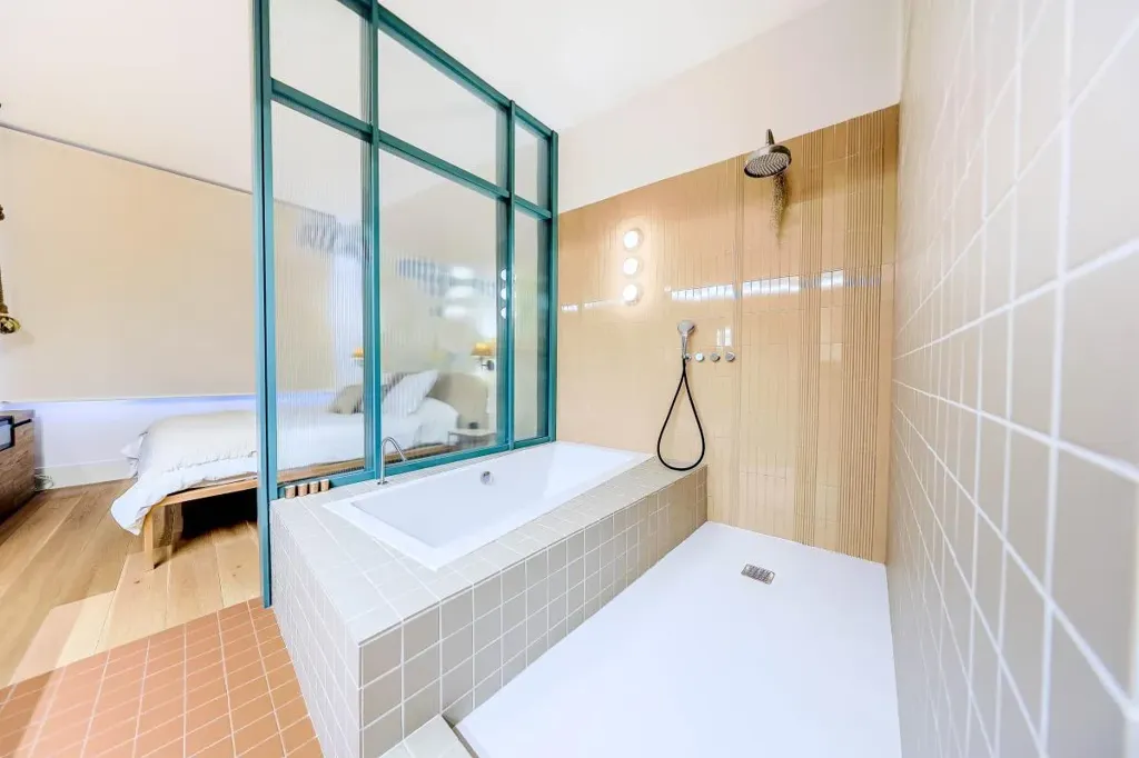Vannitoad - Luxury Apartment with Interior Garden in Madrid