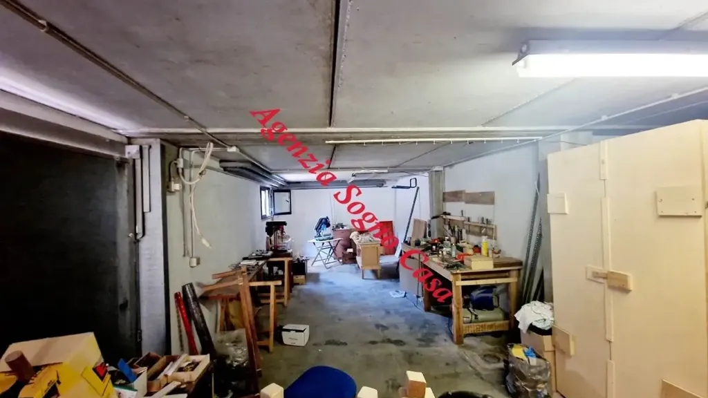 Garage - Villa with Garden in San Varano, Forlì