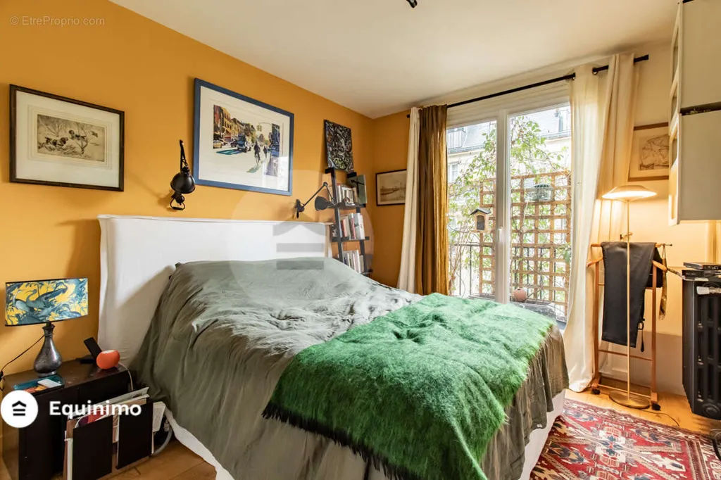 Chambres - Appartement Traversant avec Balcon à Paris