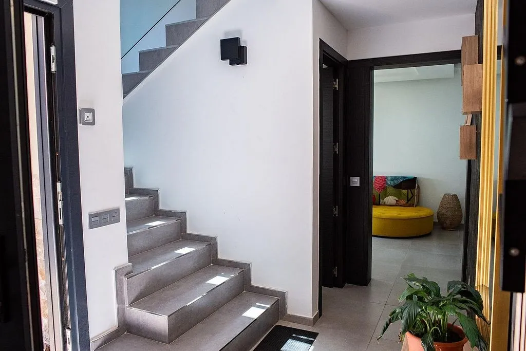 Pièces - Reformed Semi-detached House with Terrace in Ingenio