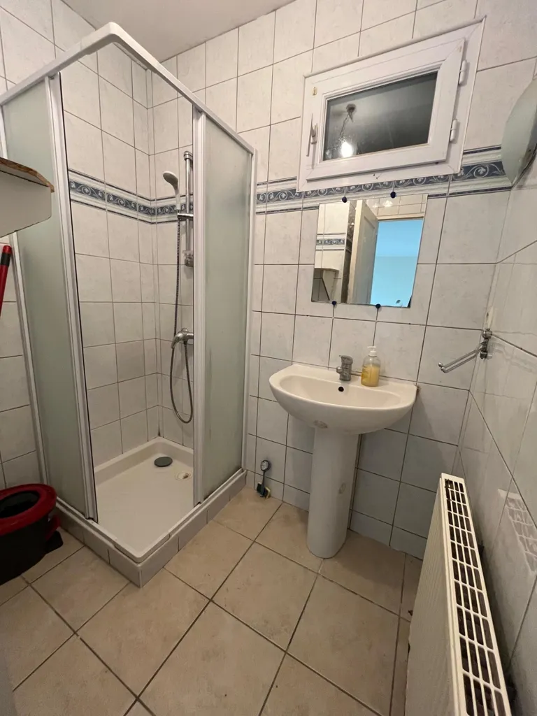 Bathrooms - Five-Piece House with Garden in Loguivy Lès Lannion