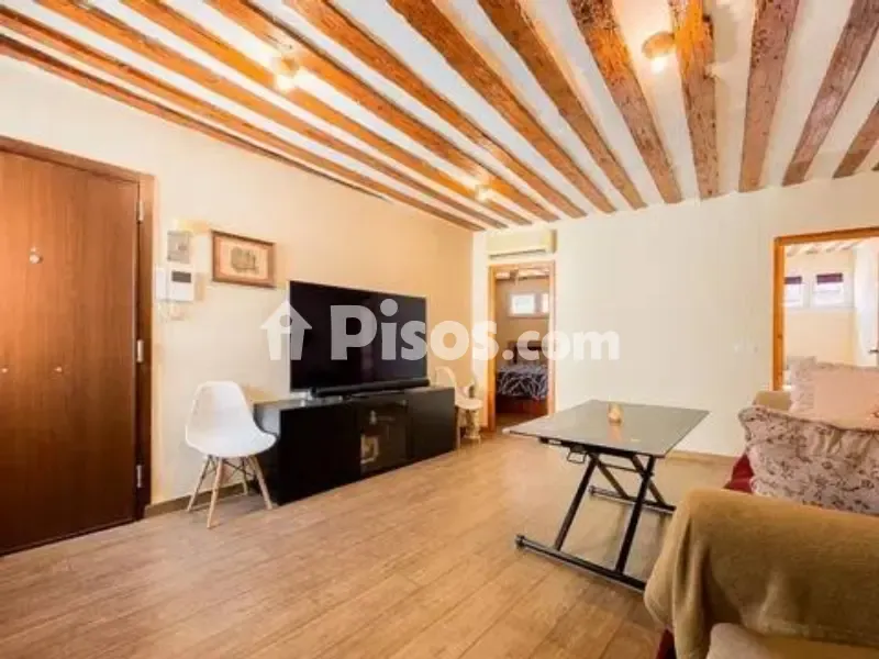 Soggiorno - Bright Apartment with Balcony in Malasaña