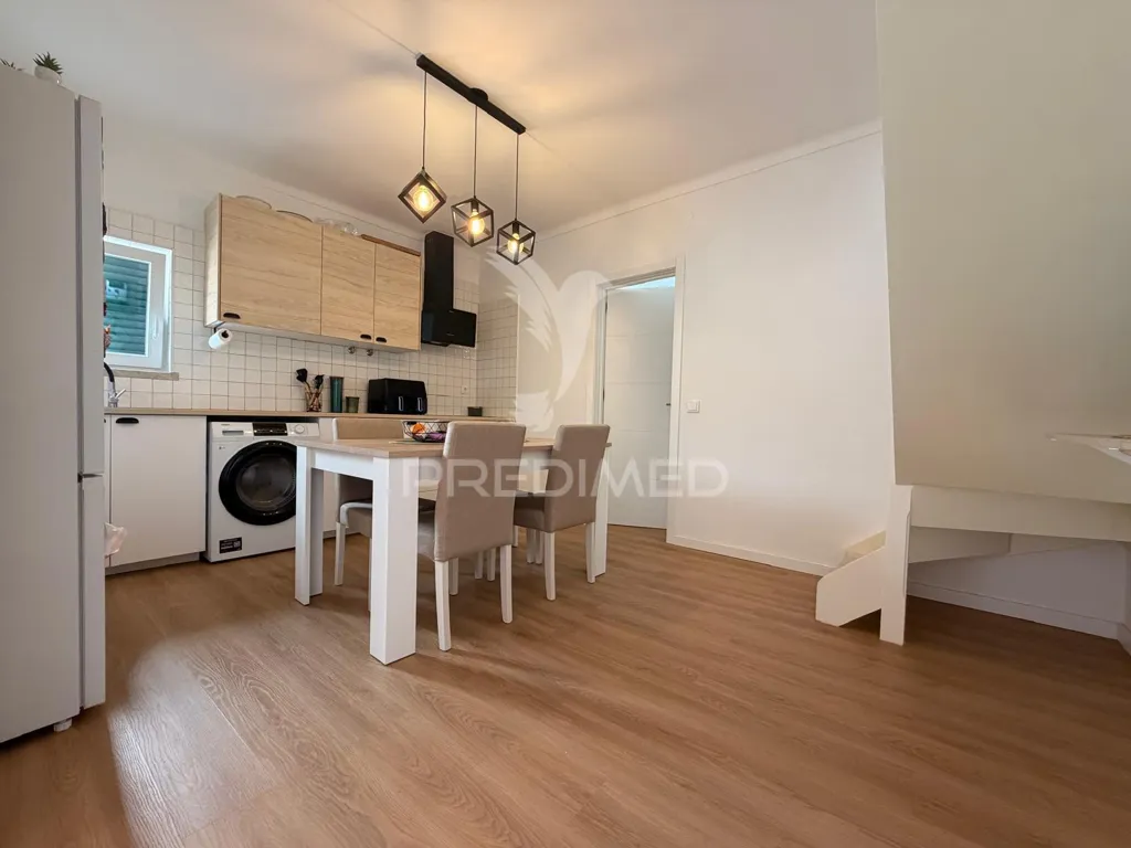 Cuisine - Renovated T2 House in Quinta do Anjo Centre