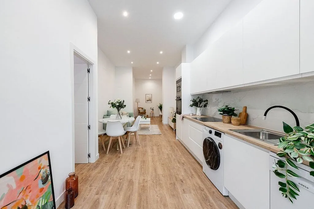 Kitchen - Modern Flat with Lift in Sector Oficios