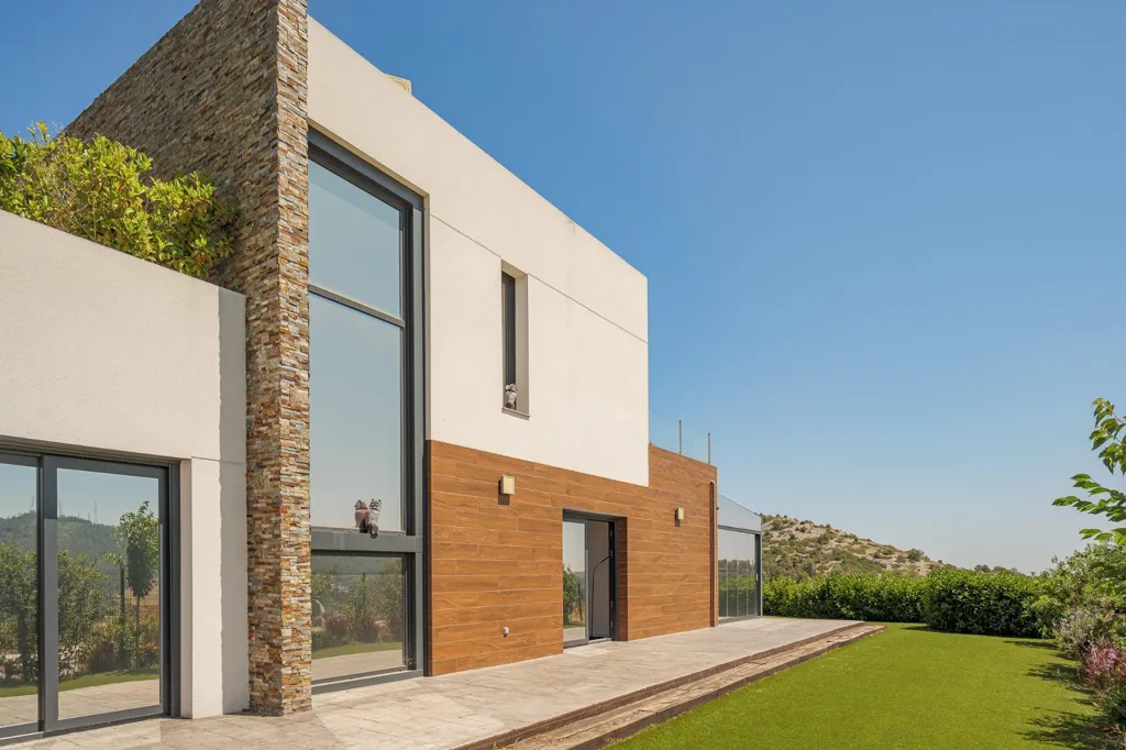 Välivaade - Luxury Villa with Spa in Olesa de Bonesvalls