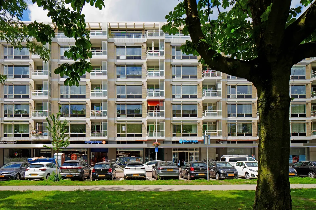Välivaade - 3-Bedroom Gallery Flat with Balcony in Rotterdam Centre