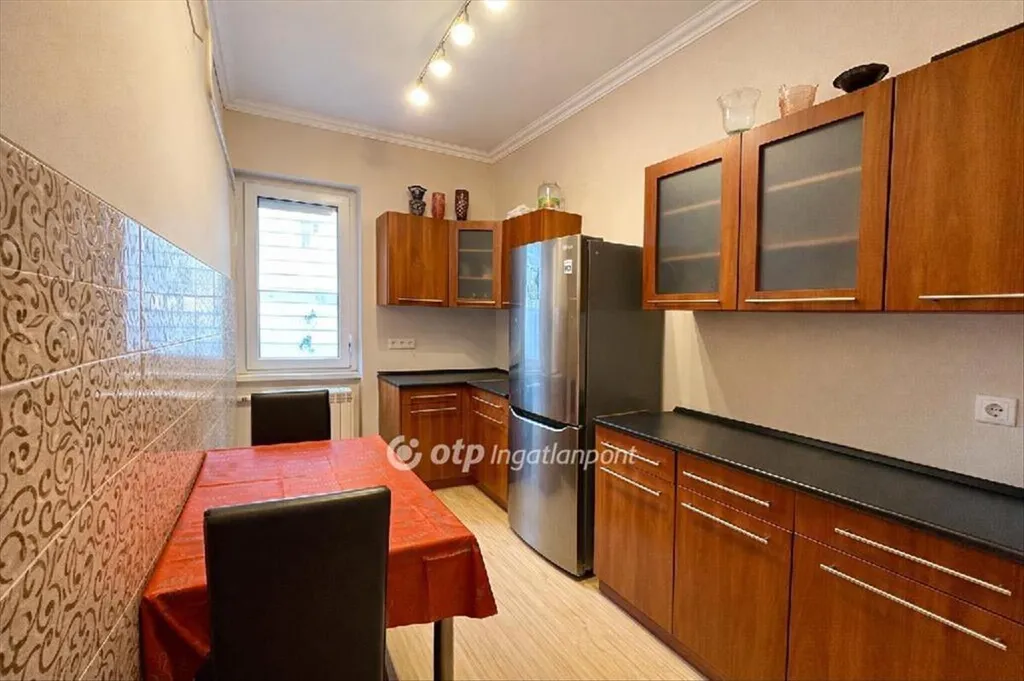 Cuisine - 2-Bedroom Apartment with Balcony in Debrecen
