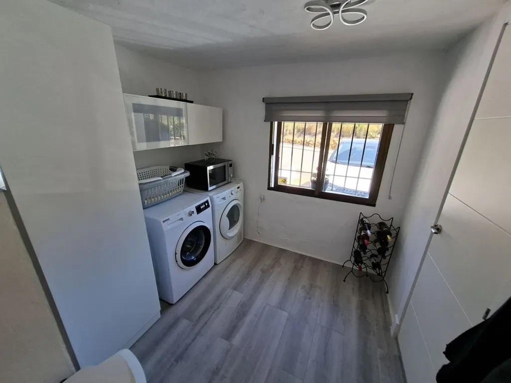 Buanderie - Townhouse with Pool in La Duquesa, Manilva