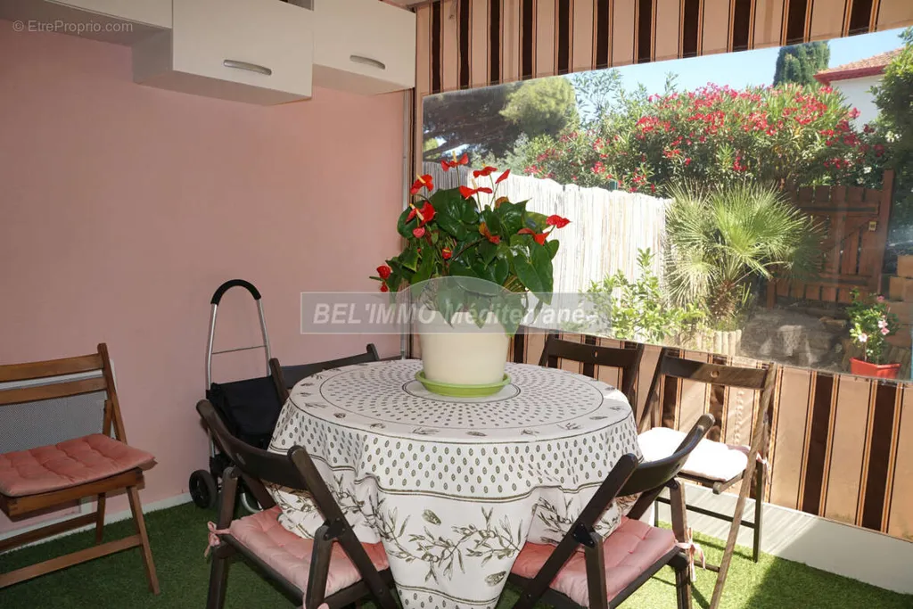 Terrass - Garden-Level Apartment with Parking in Cavalaire