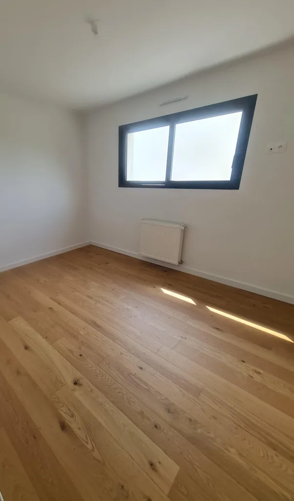 Pièces - Maison Neuve avec Terrasse et Jardin près du Golf