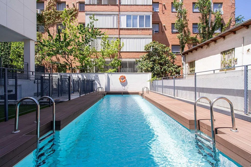 Piscine - Modern Flat with Pool in Calle Mesena, Madrid