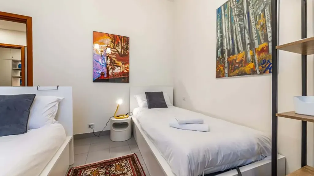 Magamistoad - Studio Apartment with Balcony in Milan