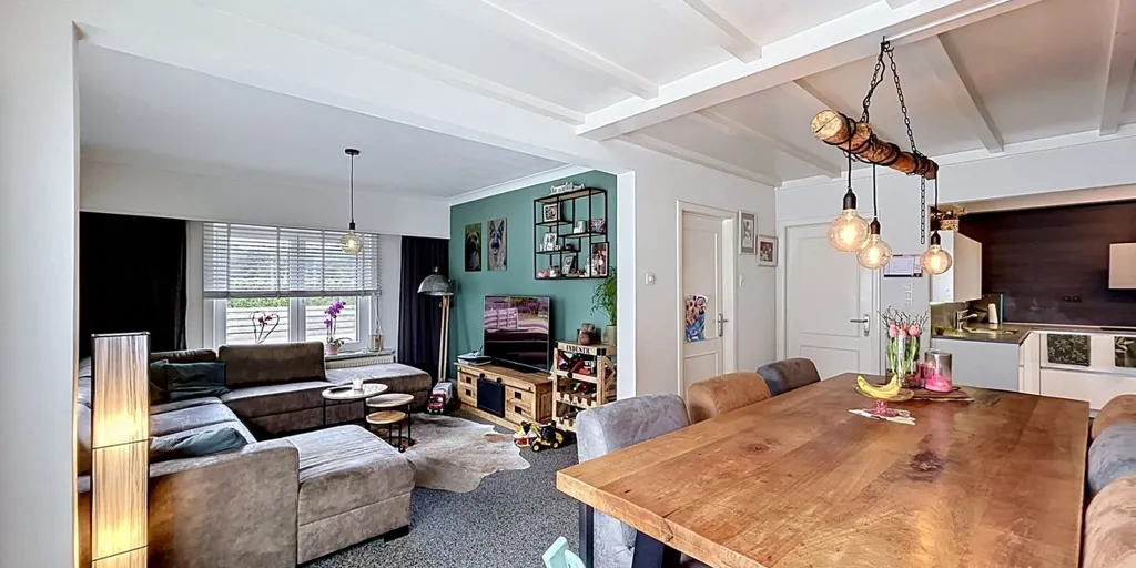Salle à manger - Maison Familiale avec Piscine Chauffée à Hamont