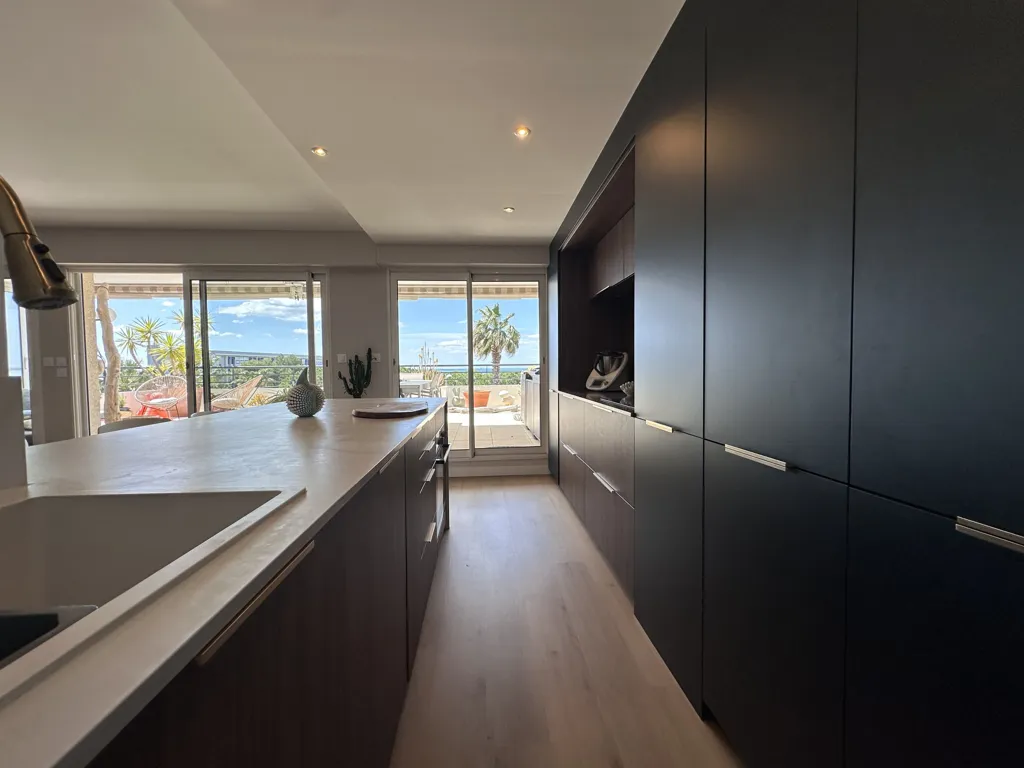 Kitchen - Luxury Apartment with Sea View in Sète