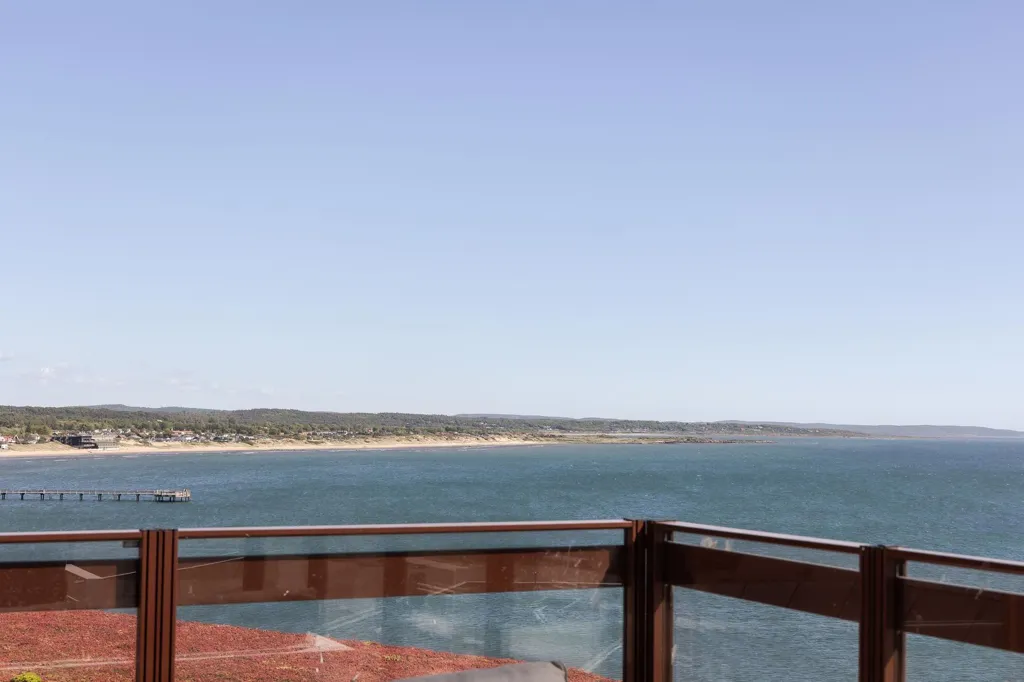 Rõdu - Seafront Apartment with Balcony in Bacchus