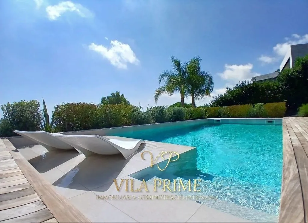 Piscine - Luxury Villa with Sea Views in Cabrils