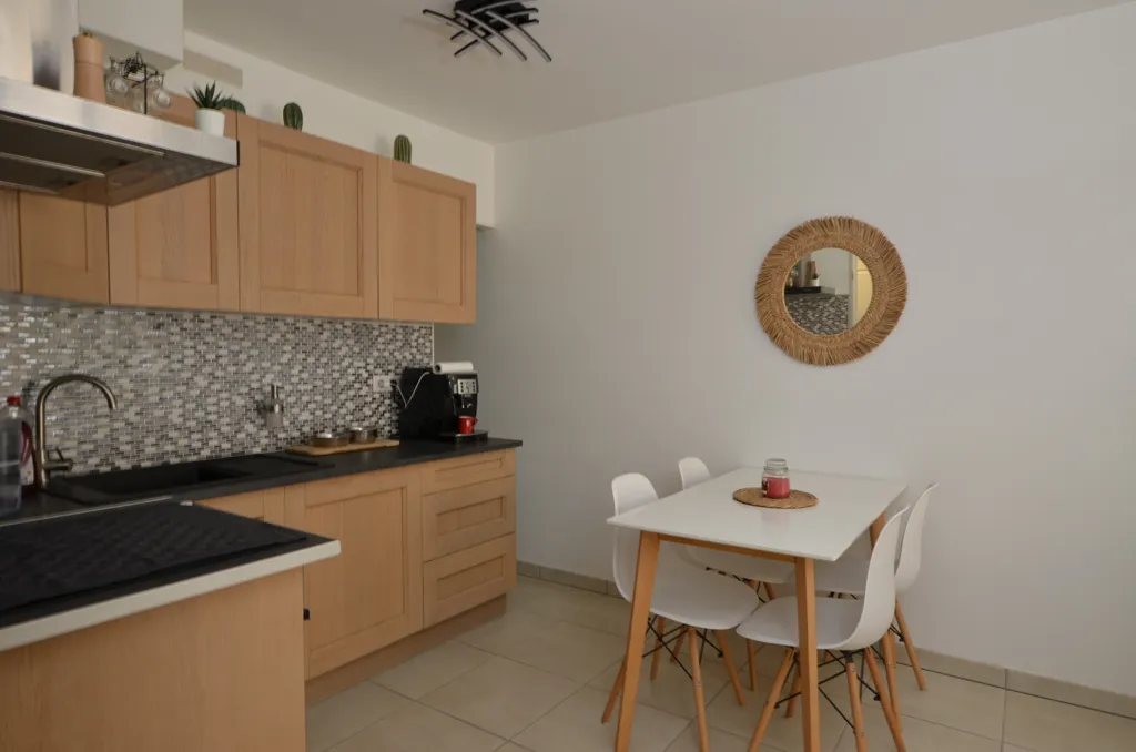 Salle à manger - Appartement T2 avec Terrasse à Vauvert