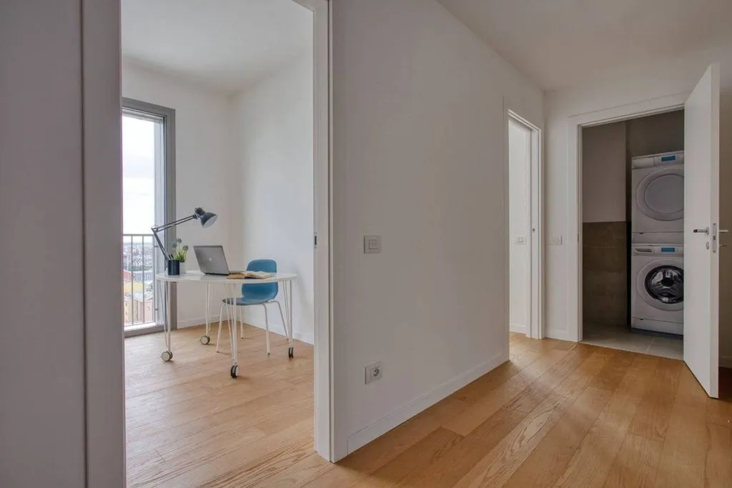 Esik - Luxury Flat with Spacious Loggia in Milan