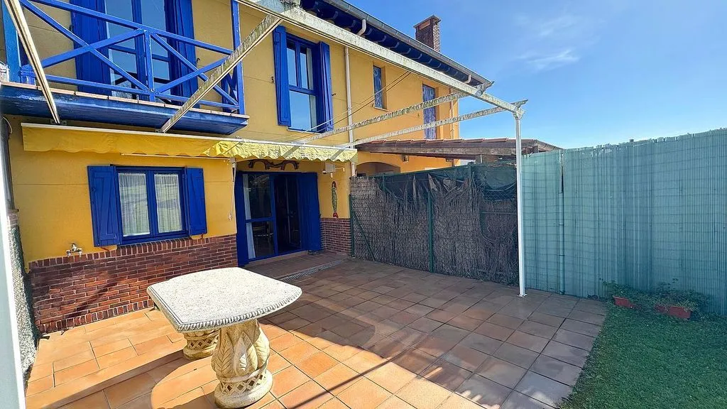 Terrass - Terraced House with Pool in Comillas