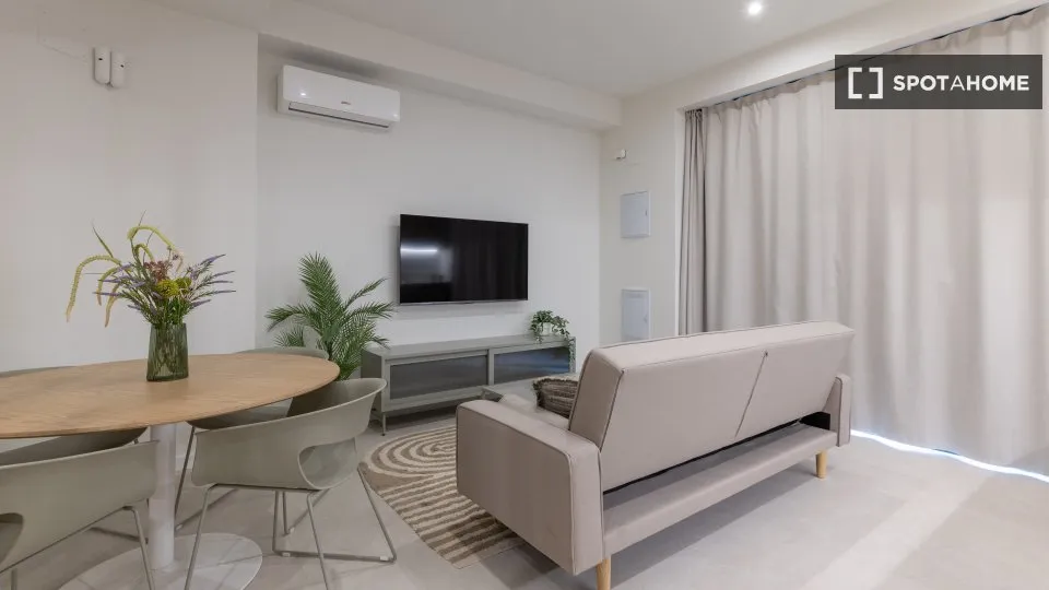 Séjour - Studio with Air Conditioning in Nou Moles, Valencia