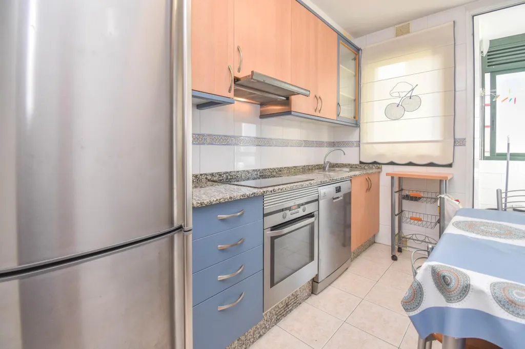 Cuisine - Letting Flat with Terrace in O Burgo Centre