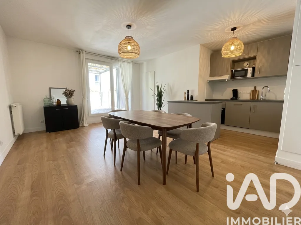 Söögituba - Spacious T2 with Balcony in Lormont