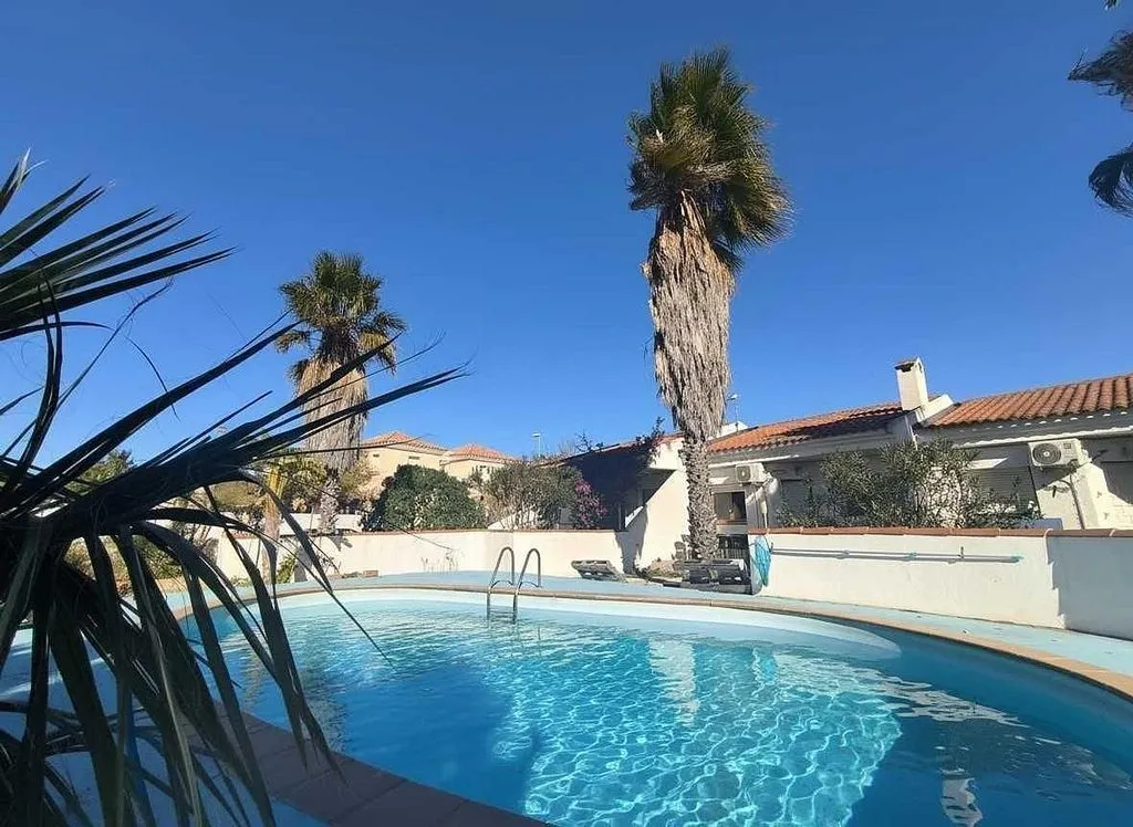 Piscina - House Complex with Pool in Deltebre
