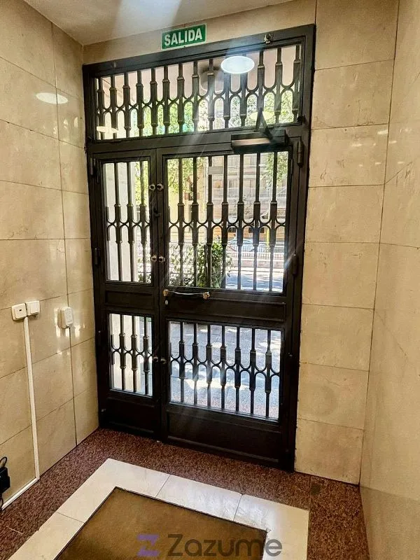 Entrée - Furnished Studio with Balcony in Gaztambide