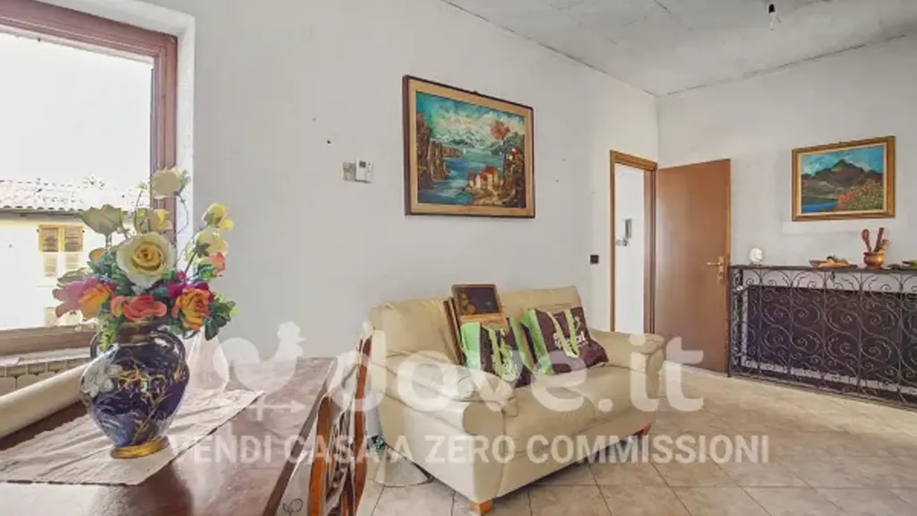 Séjour - Apartment with Balcony in Luino's Historic Centre