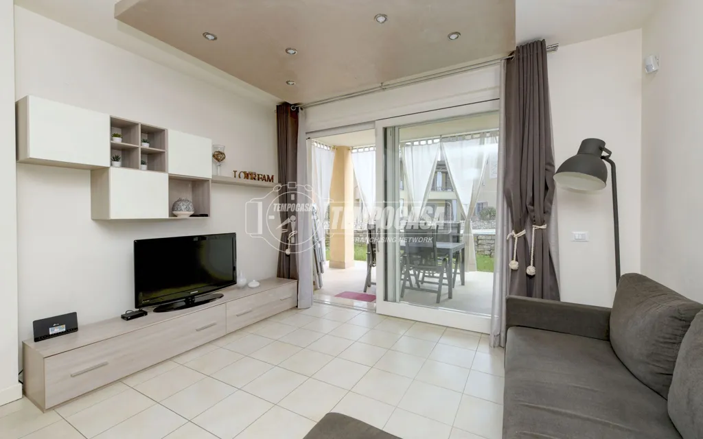Elutuba - Modern Apartment with Pool in Lonato del Garda
