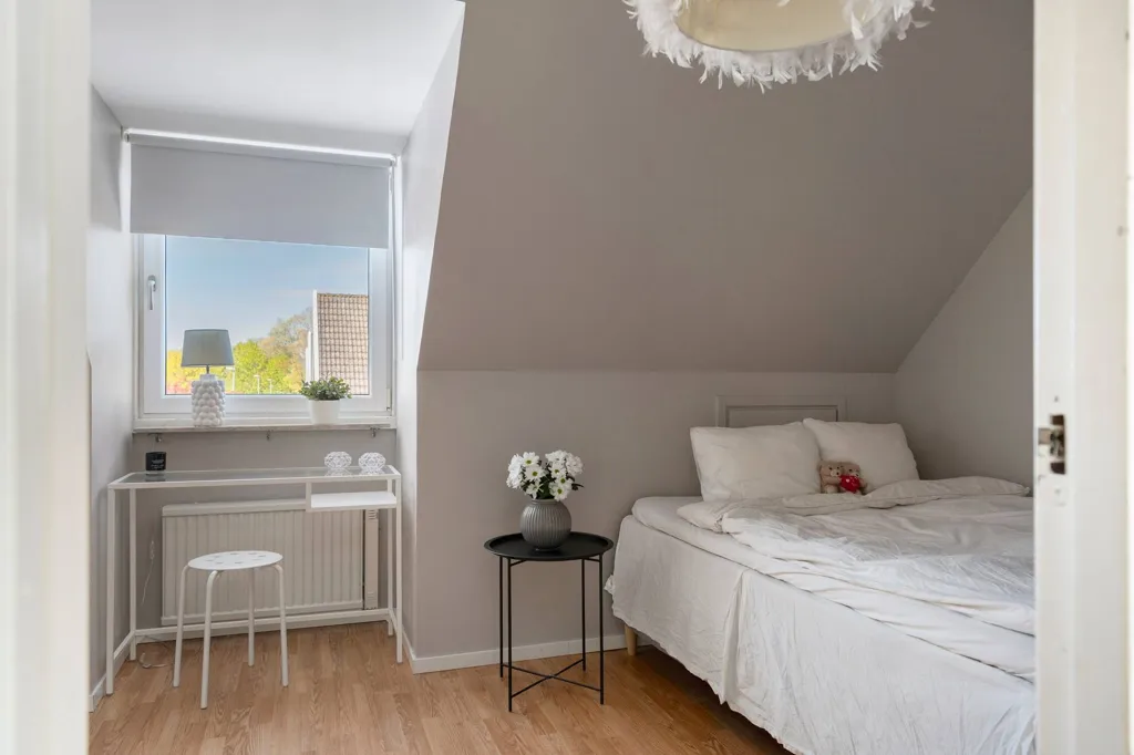 Chambres - Villa with Extensive Garden in Lerberget