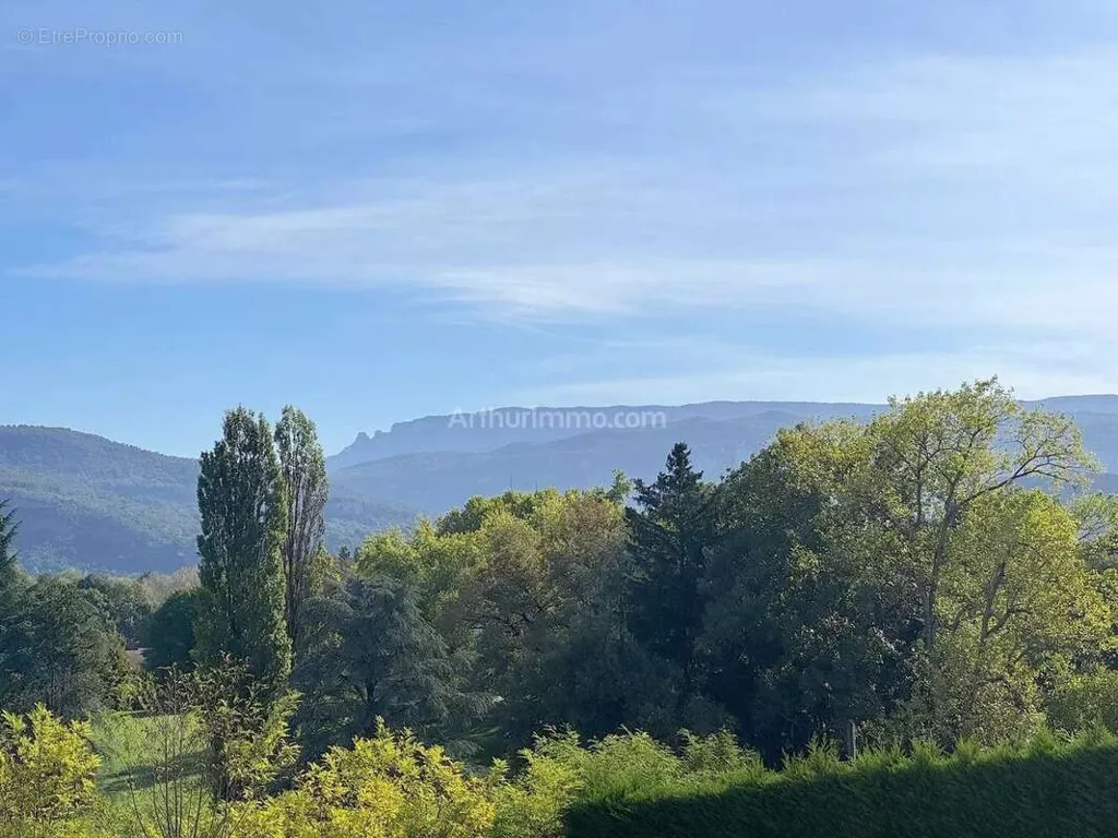 Jardin - Terrain à Bâtir avec Vue Dégagée à Les Avenières