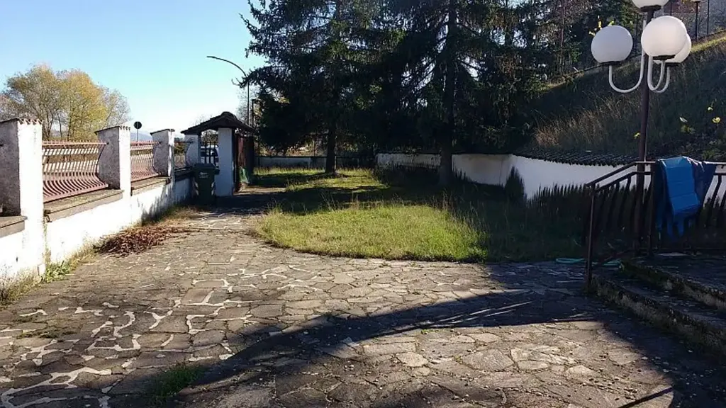 Aed - Villa with Garden and Terraces in Tagliacozzo