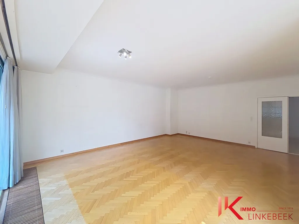 Toad - 3-Bedroom Apartment with Terraces in Uccle