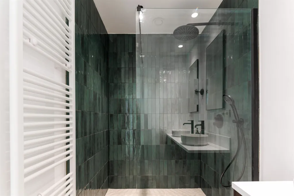 Salles de bain - Appartement avec Jardin et Terrasse près du Centre d'Anvers