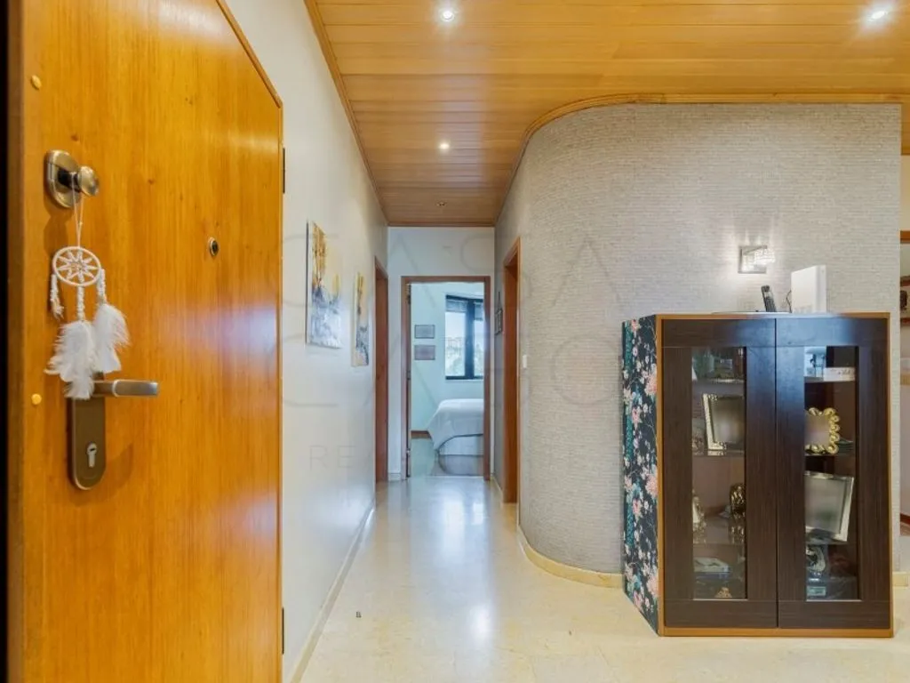 Entrée - Luxury Flat with Balcony in Azeda, Setúbal
