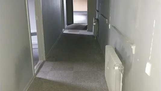 Entrée - Commercial Space with Potential in Rødovre