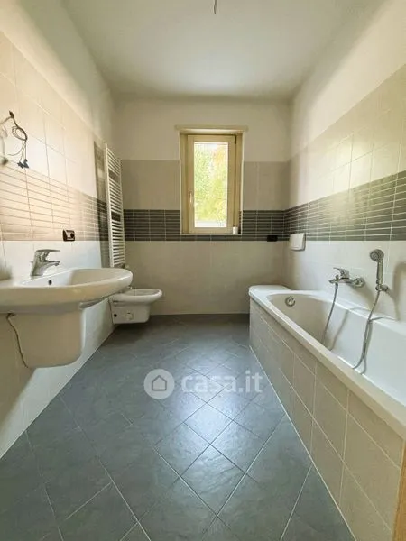 Bagni - Triplex with Garden in Morbegno Centre