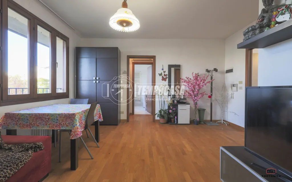 Séjour - Modernised Two-Bedroom Flat with Balcony in Bologna