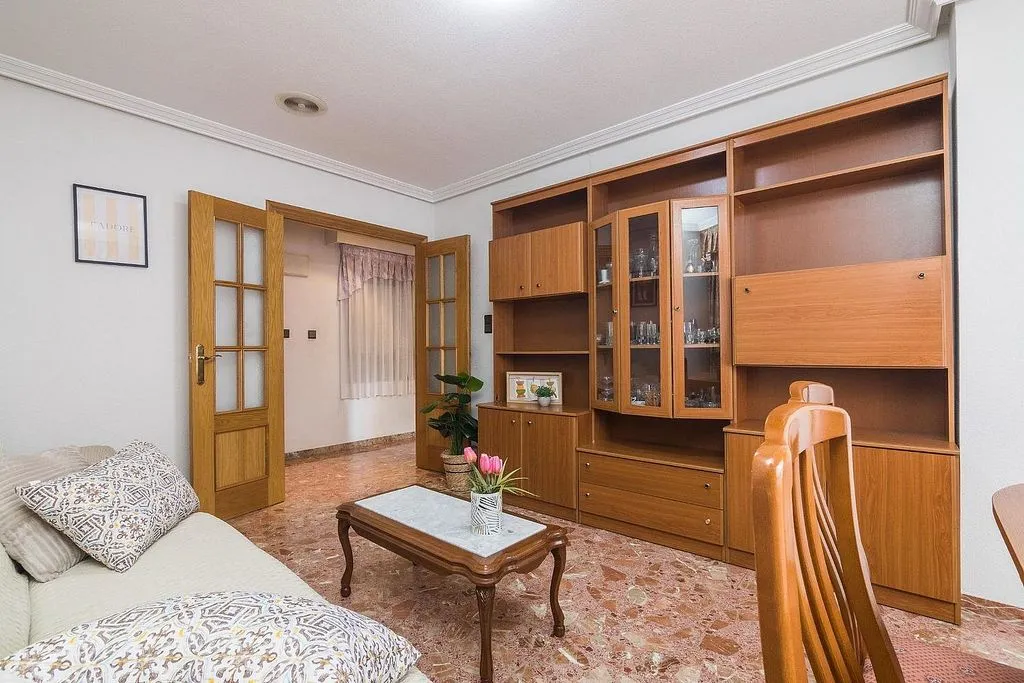 Elutuba - Modern Flat with Balcony in Carrús
