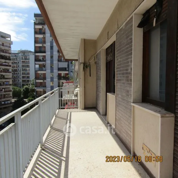 Balcon - Apartment with Balcony in Commercial Area, Taranto