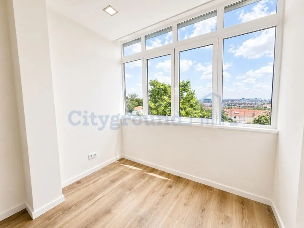 Toad - Luxury 3-Bedroom Flat in Benfica, Lisbon