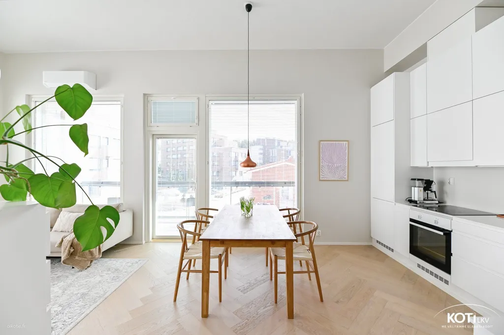 Söögituba - Corner Flat with Glazed Balcony in Saunalahti